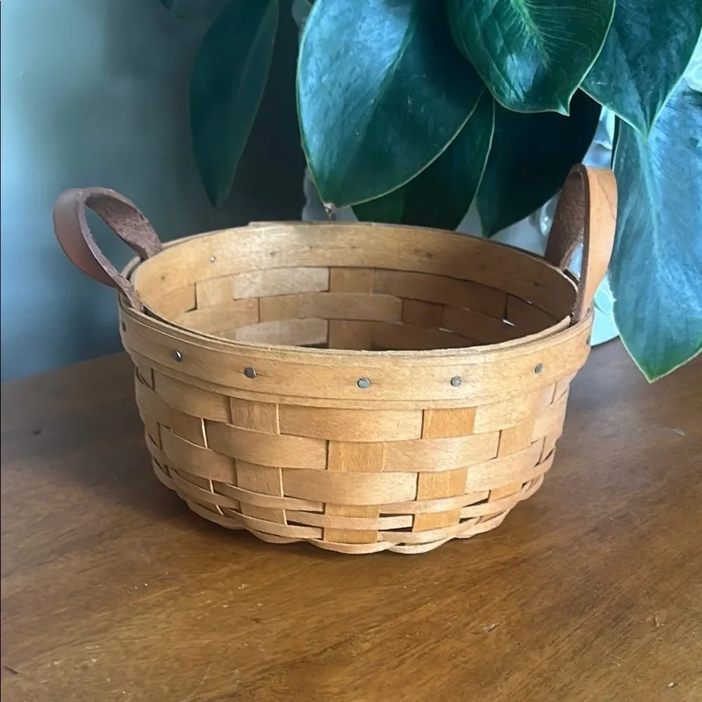Longaberger Woven Tan Basket with Leather Handles!